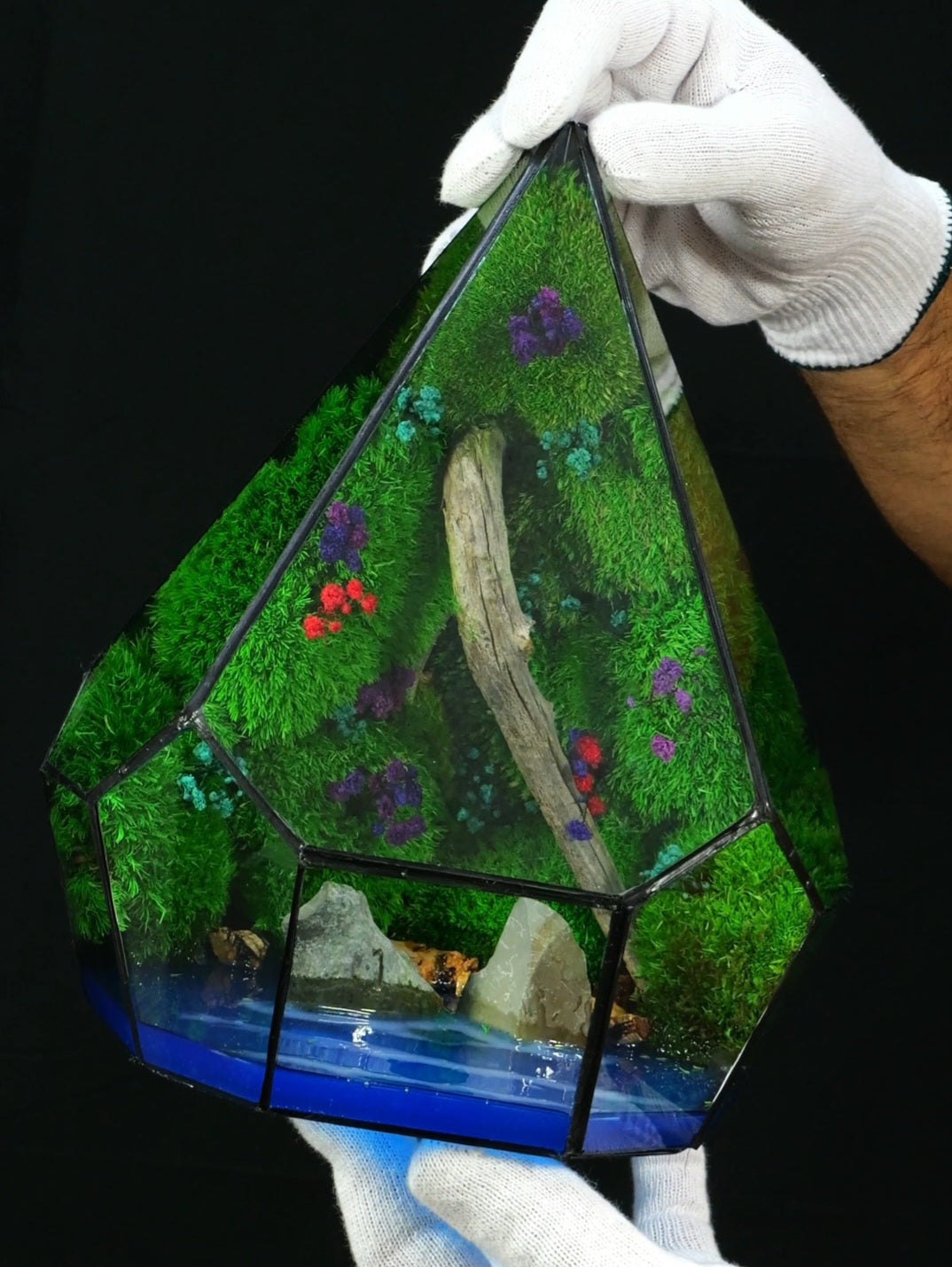Terrarium N°055 – Lago di Resina Luminescente | Ecosistema in Vetro Artigianale