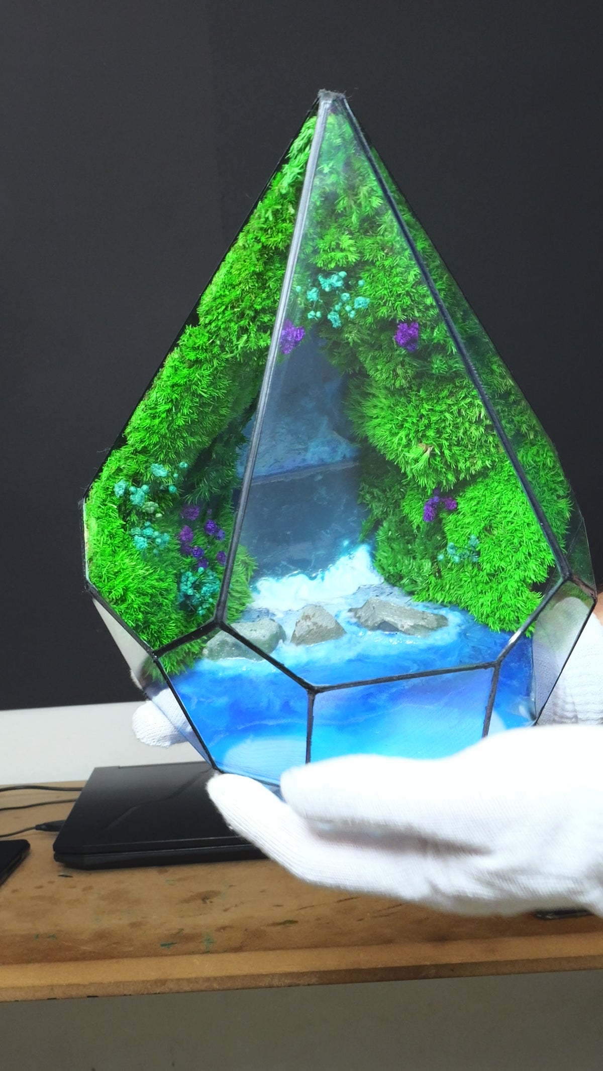 Terrarium lampada da scrivania con resina luminescente al buio cascata diorama 51